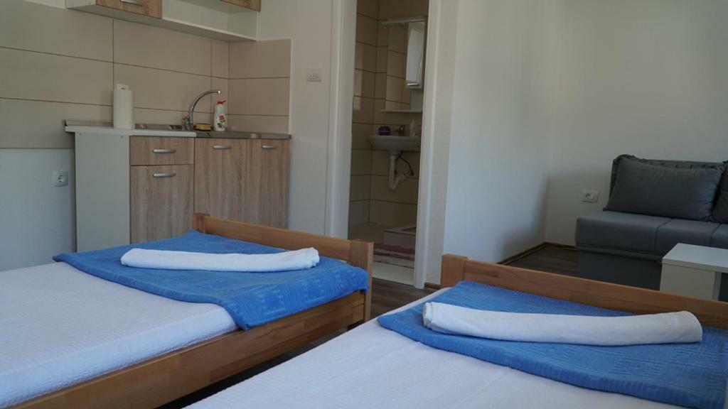 M2 Apartmani トレビニエ エクステリア 写真