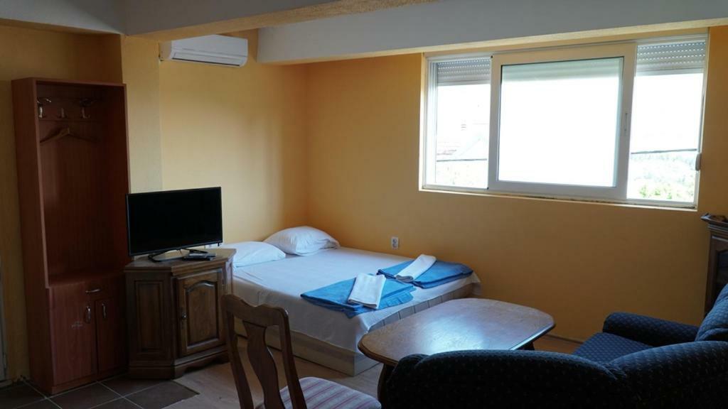 M2 Apartmani トレビニエ エクステリア 写真